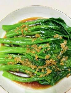 白灼菜心焯水后过凉水吗_茎粗叶嫩，脆嫩美味，粤菜匠心
