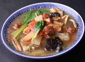 陕西烩三鲜的正宗做法_响皮五花肉丸子，鲜美高汤熬制
