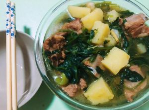 土豆菠菜汤的家常做法_富含纤维食物助清理肠道，让你感觉轻松
