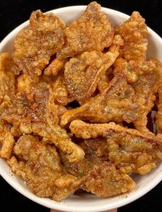 干炸平菇的家常做法_酥脆平菇，素食肉味，椒盐香炸！