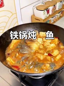 家常炖鮰鱼的做法大全_鮰鱼做法多，蒸炖蒜香鲜