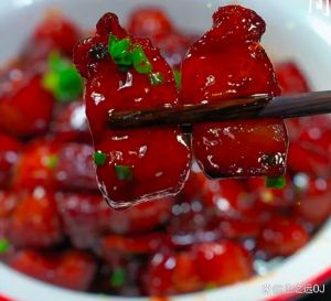 1斤红烧肉焯水要几分钟_不同肉类时间，冷水热水有别