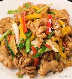 生肠是哪个部位图片_生肠是猪子宫，爆炒脆嫩下酒好食材