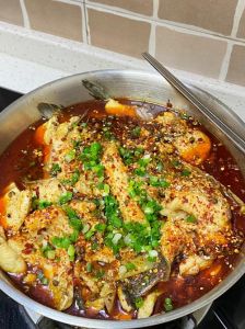 大整条鱼最简单做法_腌鱼入味鲜嫩，煎出焦香酱香