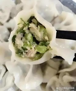 包饺子芹菜要焯水吗_包饺子芹菜不用焯，清香营养都保留