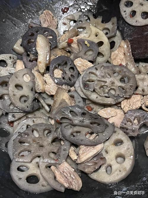 昨天莲藕猪肉馅莲藕焯水吗_家常莲藕猪肉馄饨，营养美味做法分享