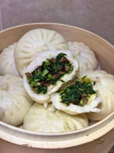 香菇白菜馅儿包子香菇用焯水不_香菇焯水看品质，白菜腌水做包子馅香