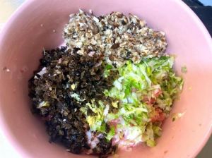 香菇包饺子用不用焯水_香菇饺子馅怎么焯？鲜干冷冻各不同