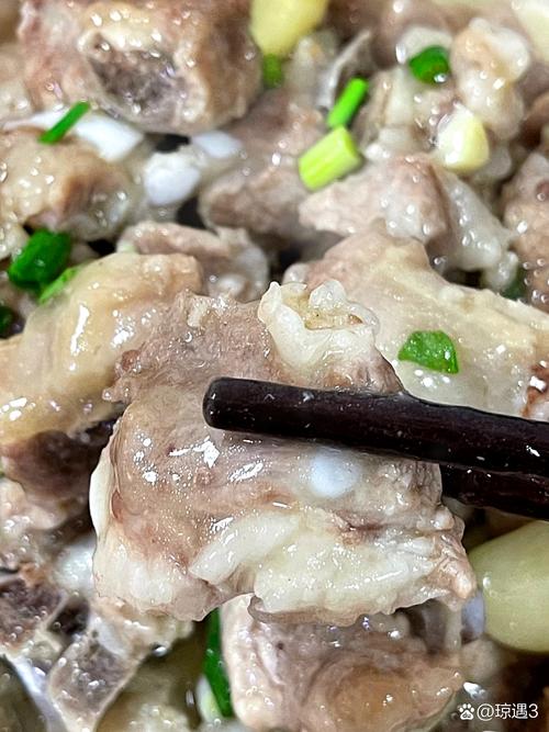 粉蒸排骨要不要焯水_温水泡+足时腌,软糯咸香 粉蒸排骨要不要焯水_温水泡+足时腌,软糯咸香