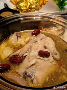 炖鸡前为什么要焯水_炖鸡要不要焯水？看这几点！