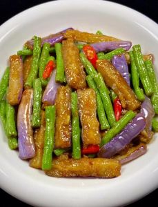 烧茄子块的做法大全_家常烧茄子，做法多样，美味易学！