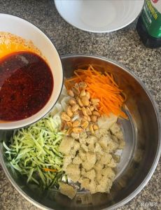 凉皮料汁的家常做法_精准调料熬制，做出地道好凉皮！