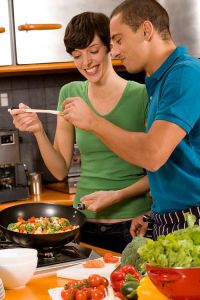 日本男女双人做饭：从分工协作到家常料理，感受日式厨房里的默契、烟火气与饮食文化