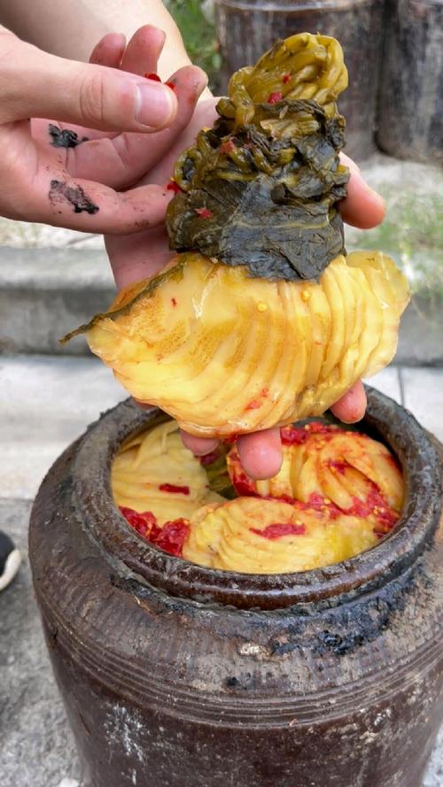 腌制菜头做法大全_糖醋带茎萝卜头，酸辣脆爽开胃！