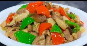 猪肉炒香菇肉要不要焯水_焯水去腥增香，简单美味