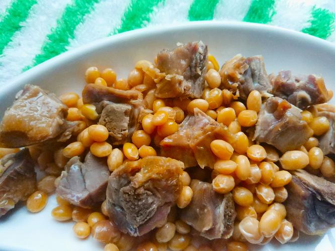 腊鸭炖黄豆的做法_腊鸭黄豆炖着香,营养美味家常菜 腊鸭炖黄豆的做法_腊鸭黄豆炖着香,营养美味家常菜