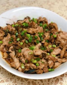 家常蒸碗肉最简单做法_蒸碗肉，腌足四小时，大火蒸美味