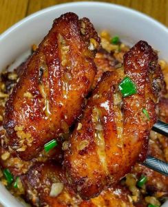 美食文化类：从《小妇人》看日韩家庭餐桌：女性成长故事里的经典家常菜、饮食文化与温暖记忆