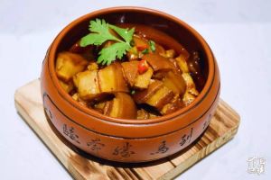 坛子肉可以放沙姜腌制吗_沙姜腌坛子肉，去腥增香又解腻