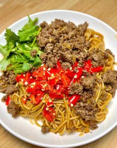昭通生牛肉做法_酥肉脆嫩肉串鲜牛肉稀豆粉，美食天堂不容错过！