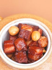 老式猪肉罐头的做法_怀旧美味，在家自制简单