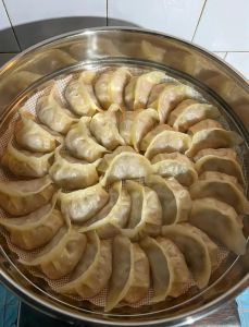 冻饺子得蒸多久能熟_上汽后蒸10-20分钟，肉馅稍长