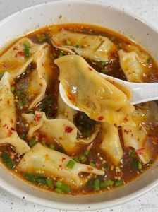 简单汤饺子的做法大全_生抽姜粉胡椒醋，鲜香解馋！