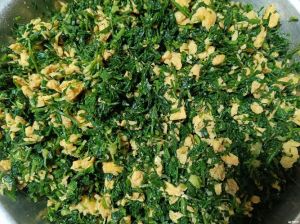 花荠菜甜菜馅饺子的做法_春吃荠菜饺子，鲜美可口！