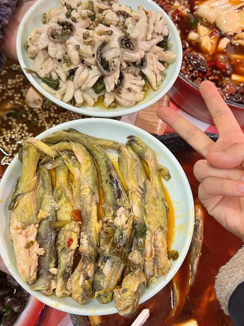 泡椒黄辣丁的家常做法_黄辣丁搓洗去黏滑,酸辣啤酒焖入味 泡椒黄辣丁的家常做法_黄辣丁搓洗去黏滑,酸辣啤酒焖入味