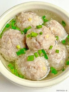 清水肉丸子的制作方法_提嫩去腥，微煮防散
