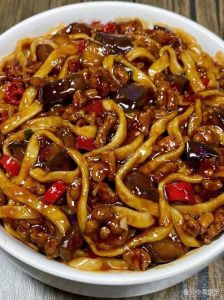 茄丁面卤子的家常做法_福临门茄丁面，家香味浓香可口