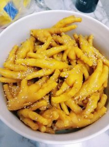 广东梅州客家特产盐焗鸡爪做法_脆爽入味，简单易学！