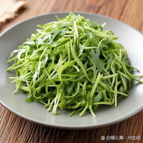 凉拌野菜的家常做法_选嫩叶快焯水热油激香，清爽健康！