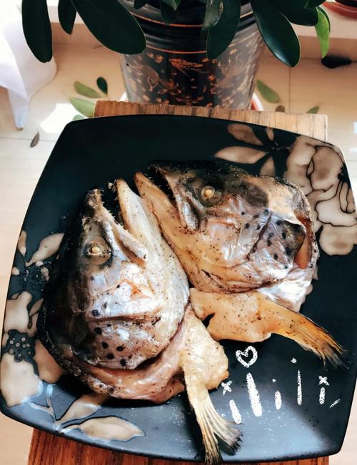 三文鱼头的做法_三文鱼头去腥妙招，煎炖蒸都美味