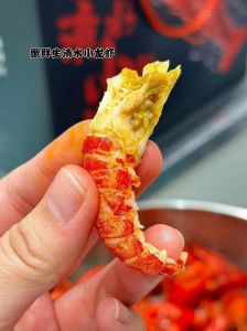 小龙虾肉脆脆的是没熟么_小龙虾熟了怎么判断？