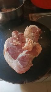 猪肉很容易熟吗_大火快炖肉发柴，小火慢炖才软烂
