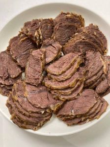 酱牛肉用哪块肉比较好_选对肉，腌足味，慢卤出好货！