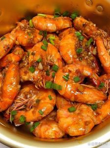 大虾炒什么配菜家常_家常荤素搭配，营养美味！