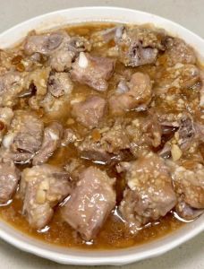 隔水蒸排骨蒸15分钟够吗_蒸排骨时间与腌料技巧，鲜嫩多汁这样做！