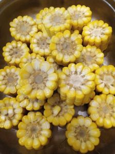 蒸玉米多少分钟才熟_蒸玉米多长时间？新鲜约20分钟，隔水更营养！