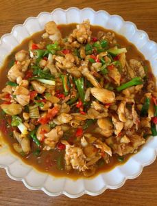 牛蛙开锅几分钟能熟_牛蛙多种烹饪法，水煮涮蒸烧烤全攻略